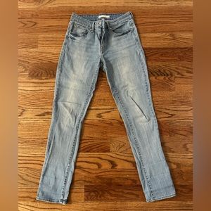 Levi’s Mid Rise Skinny